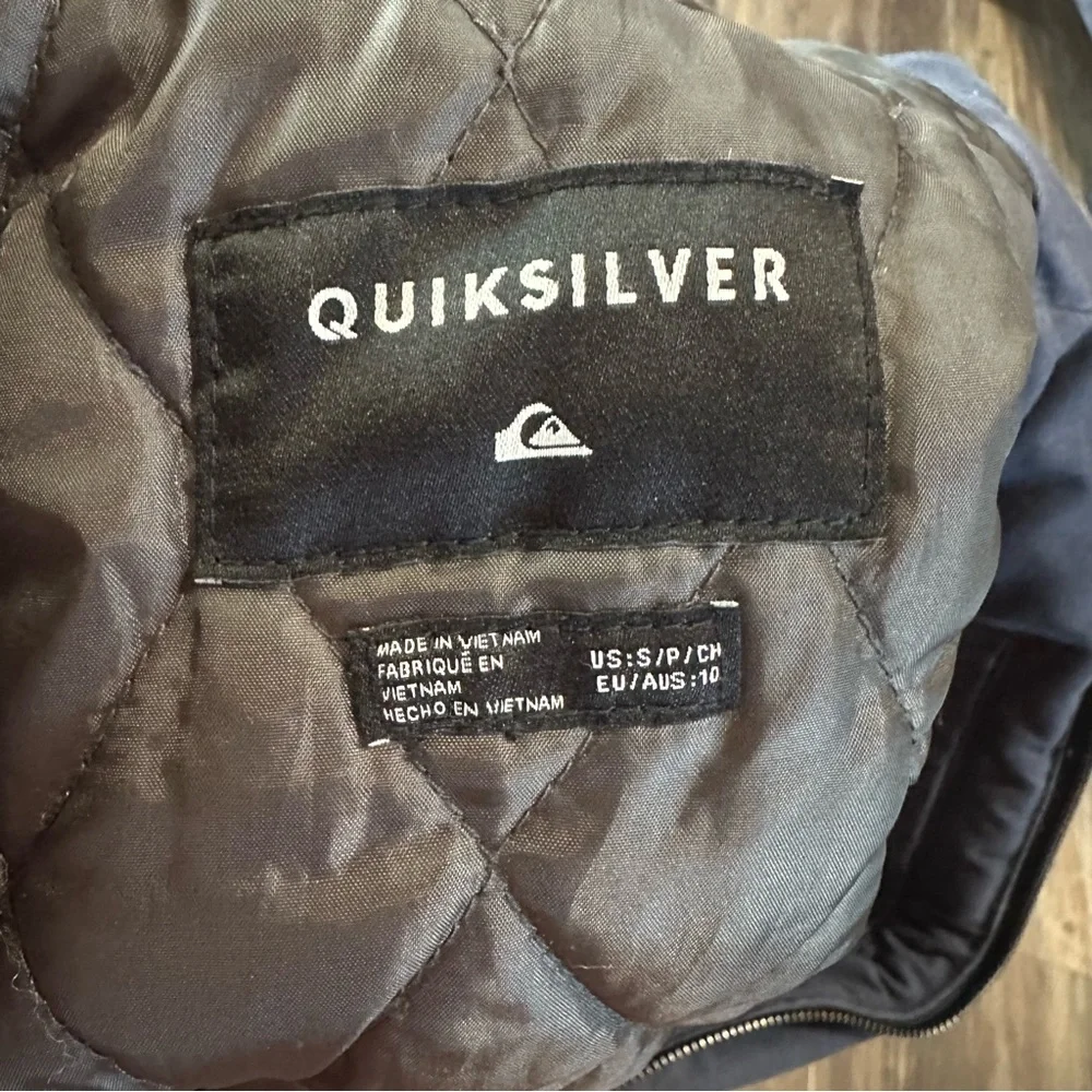 Quiksilver boys navy blue hooded heavyweight jacket size small S quilted lining